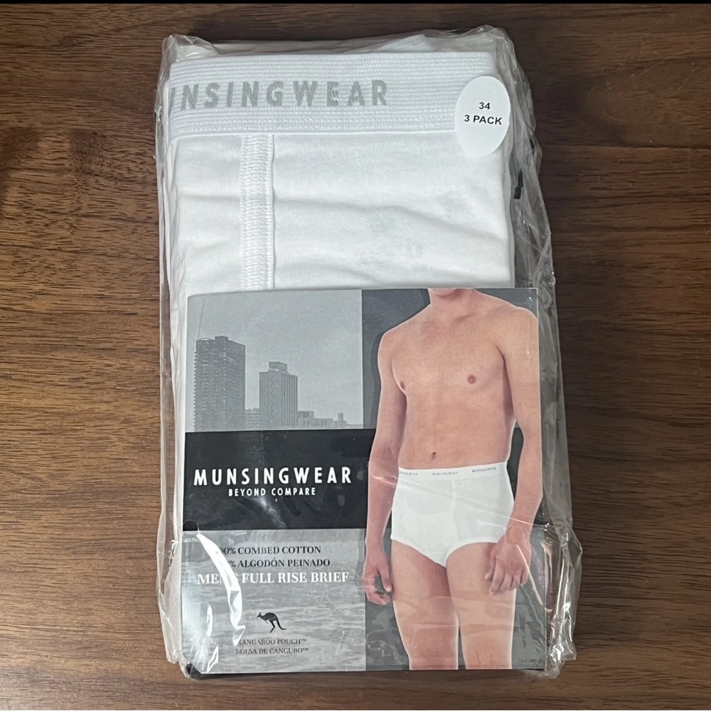 Munsingwear underwear Men's Full Rise Briefs 3 Pair Pack Size 34 Kangaroo Pouch